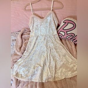 🛍️ NWT Hot Topic ‘Clueless’ Velvet Dress - Large - 90s/y2k - Costume/Cosplay